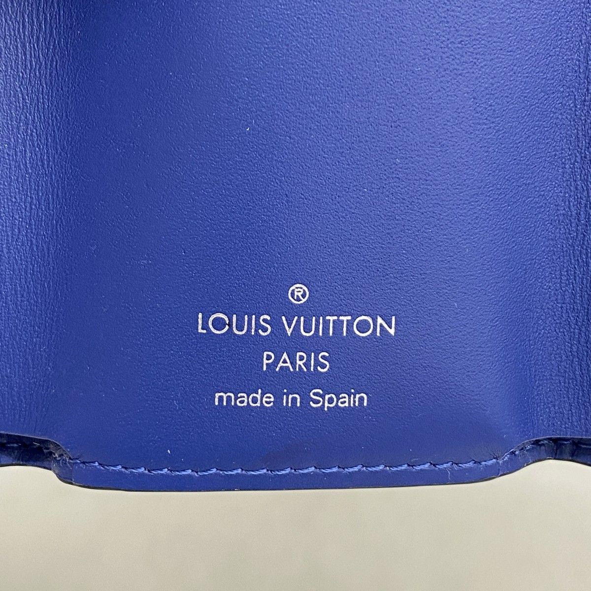 Louis Vuitton Trifold Wallet Taigarama Discovery Compact Cobalt — view 4