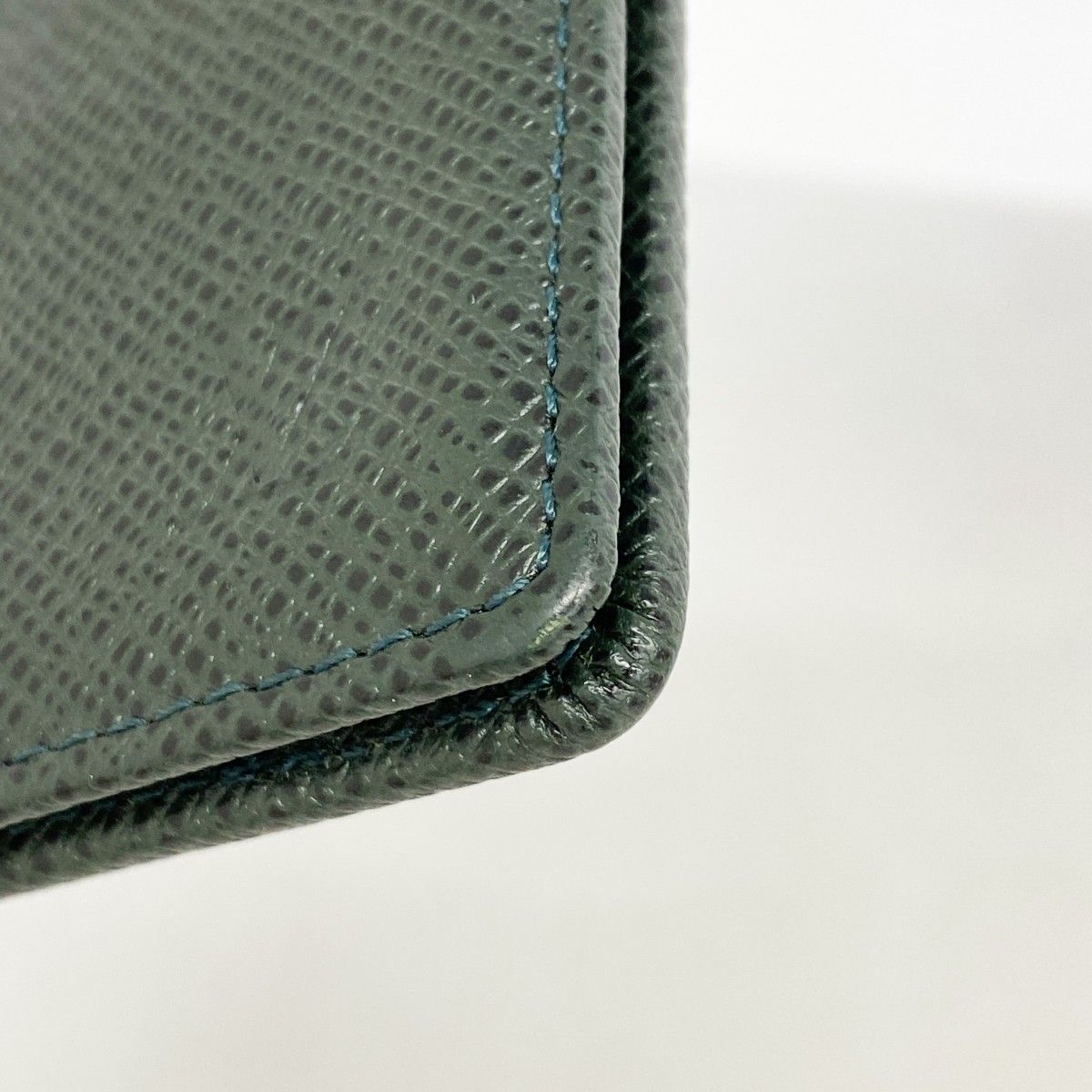 Louis Vuitton Card Case Taiga Organizer de Poche Epi — view 6