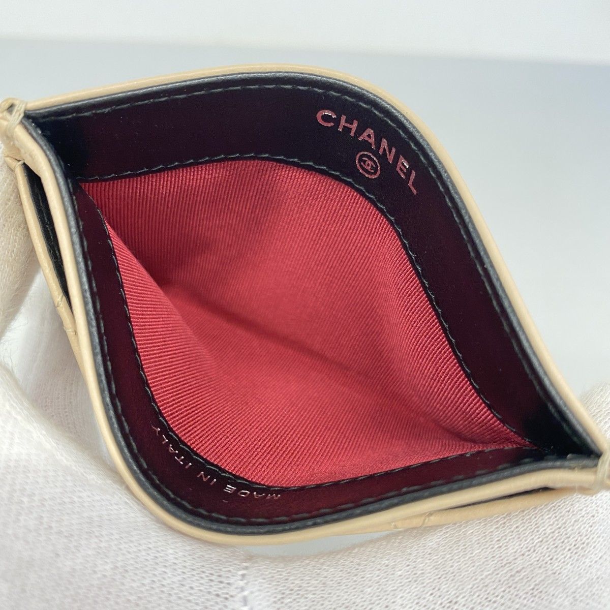 Chanel Card Case Gabrielle Lambskin Leather Black Beige Gold — view 3