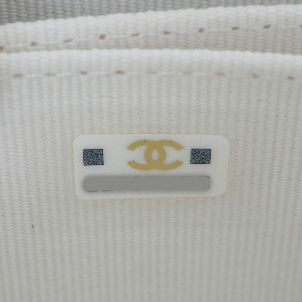 Chanel Quilted Zip Coin Purse Heart Spade Caviar Leather Case — view 9