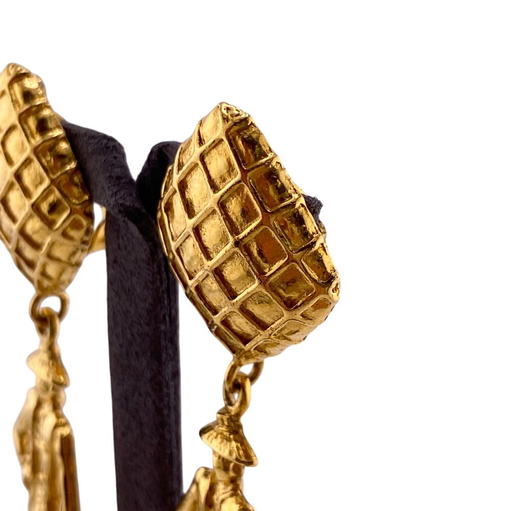 Chanel Mademoiselle Earrings Gold — view 6