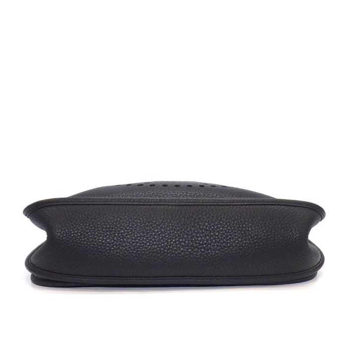 Hermes Shoulder Bag Evelyne 3 GM Black Taurillon Clemence Silver — view 4