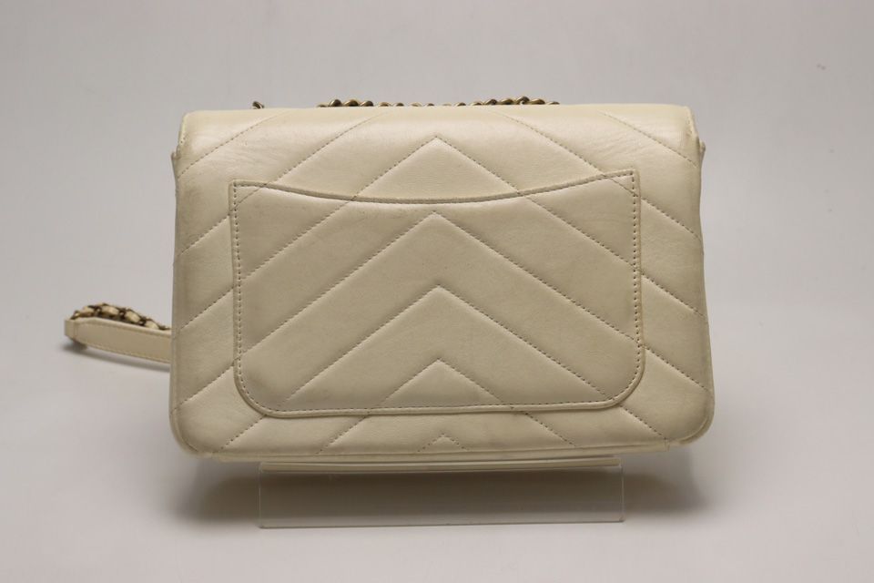 Chanel V-stitch Gold Leather Chain Shoulder — view 2