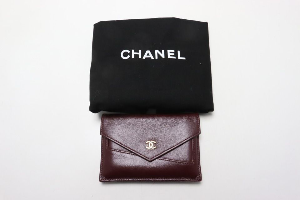 Chanel V-stitch Gold Leather Chain Shoulder — view 8