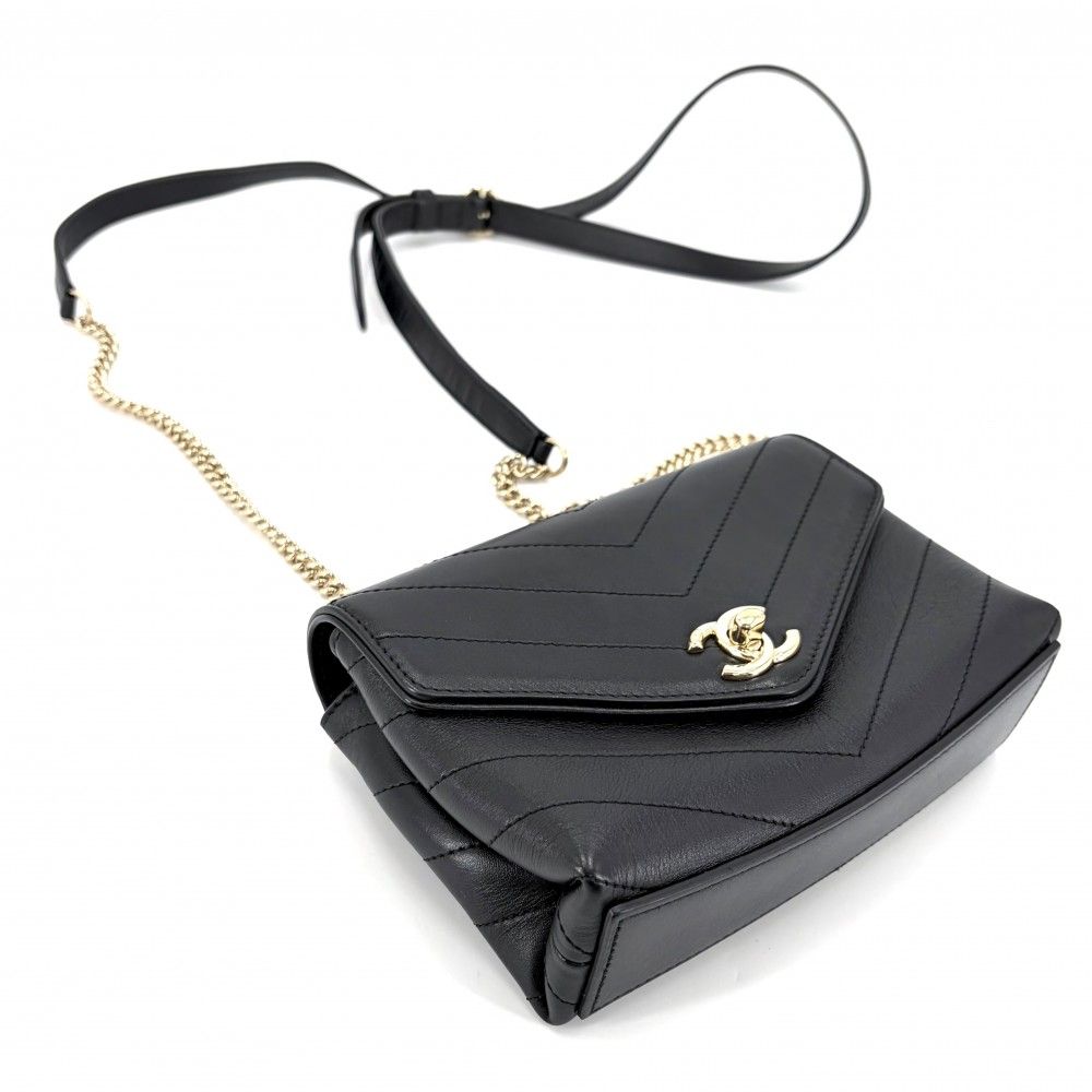 Chanel Shoulder Bag Chez Blanc Stitch CC Logo Bag Crossbody Leather Black Gold — view 3
