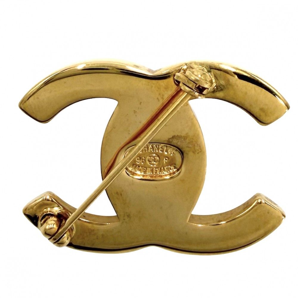 Chanel Brooch CC Logo Turnlock — view 2