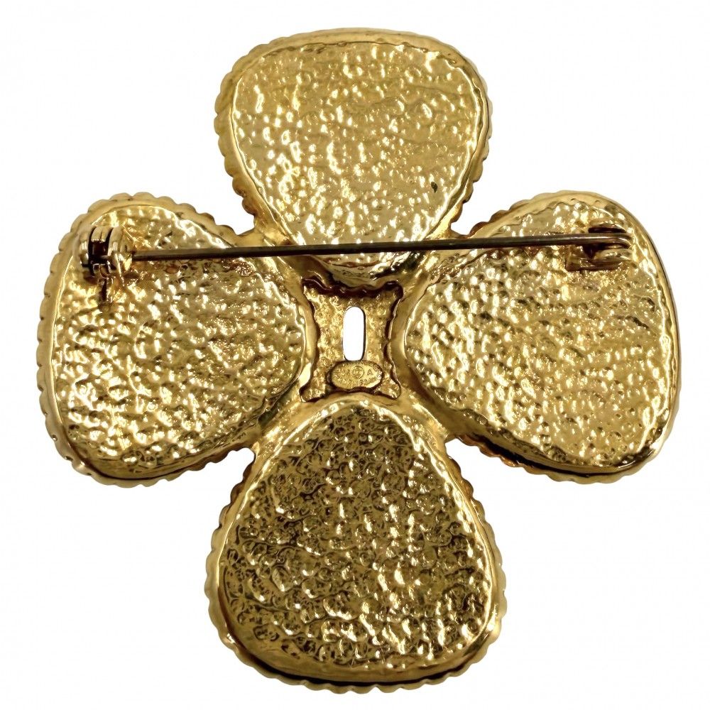 Chanel Brooch Clover CC Logo Vintage Gold Plated — view 2