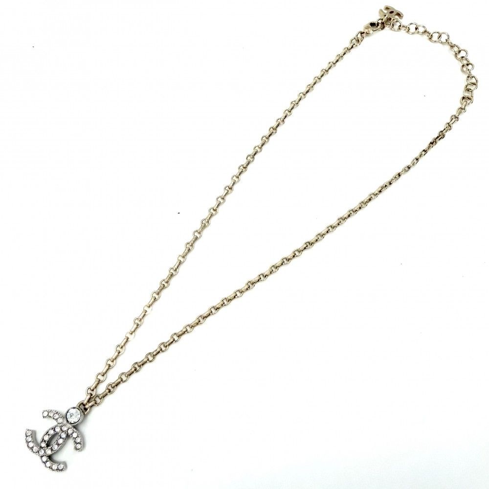 Chanel Necklace Adjustable Star with CC Logo Pendant Rhinestone Gold — view 4