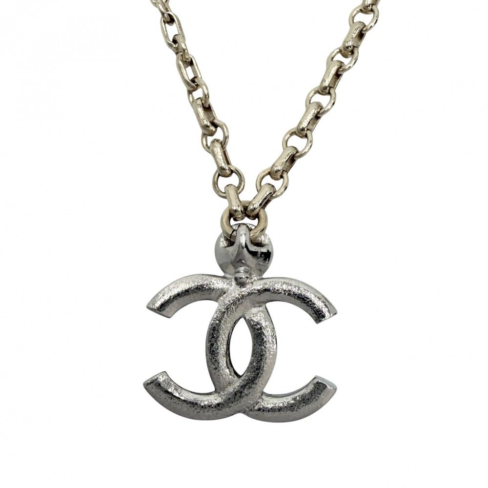 Chanel Necklace Adjustable Star with CC Logo Pendant Rhinestone Gold — view 2