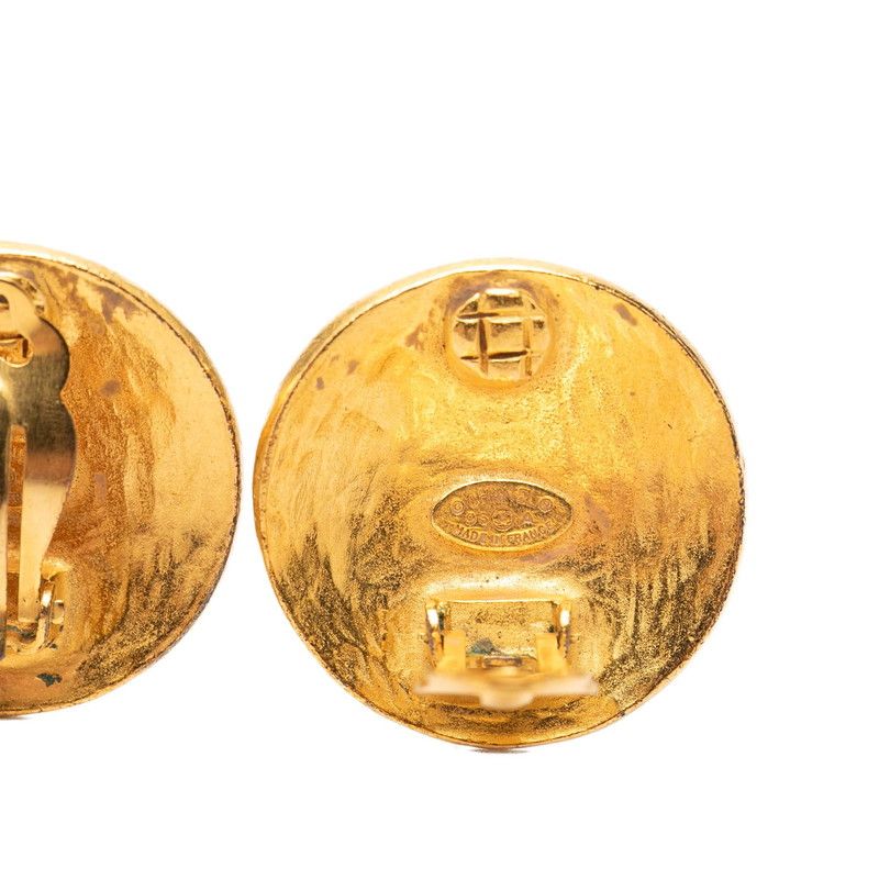 Chanel CC Logo Vintage Round Earrings 96 Gold Plated — view 3