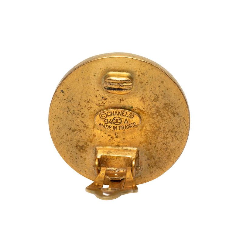 Chanel CC Logo Vintage Round Earrings 94 Gold Black Plated — view 3