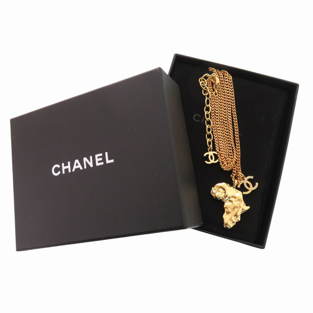 Chanel CC Logo African Continental Motif Metal Faux Pearl Rhinestone Gold — view 2