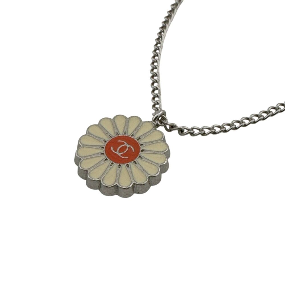 Chanel Spring Collection Vintage Chain CC Logo Flower Bracelet Bangle — view 2