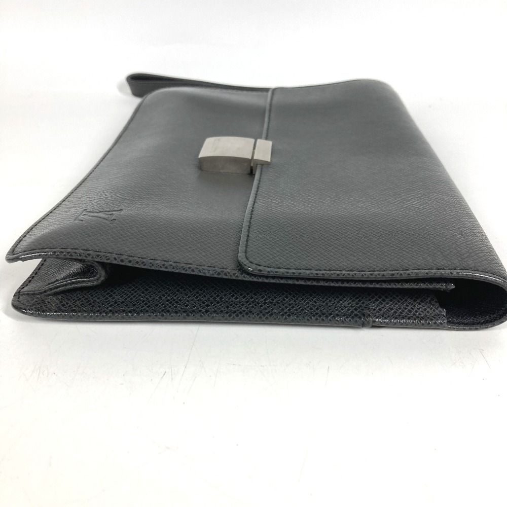 Louis Vuitton Second Bag Selenga Taiga Leather Ardoise Black — view 3