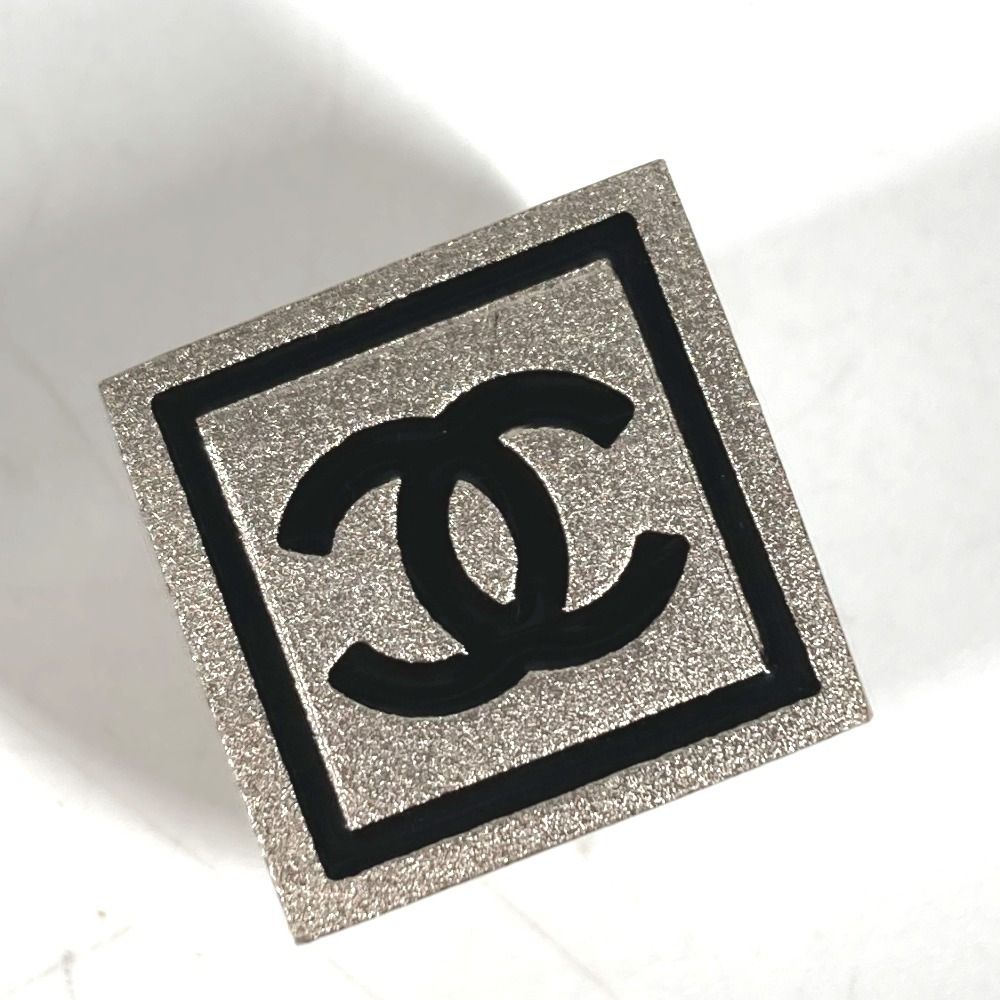 Chanel Ring Logo CC Metal Silver — view 5