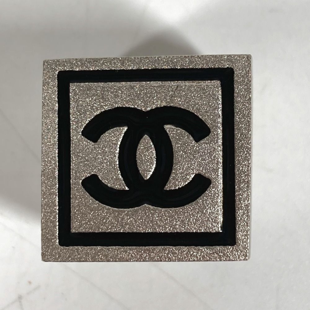 Chanel Ring Logo CC Metal Silver — view 6