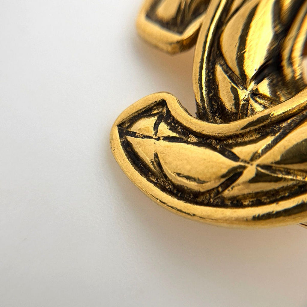 Chanel CC Logo Earrings Quilted Gold Plated — view 4