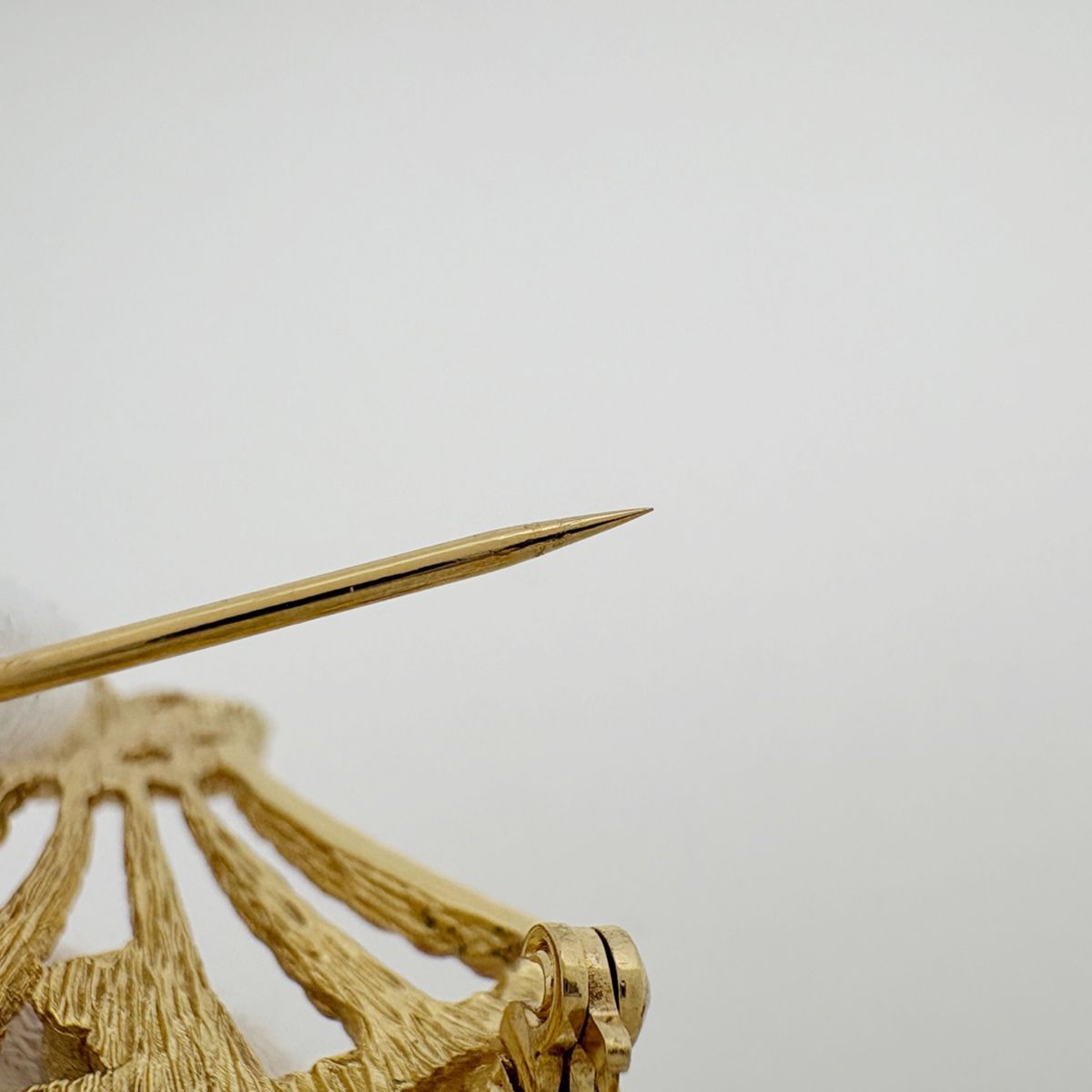 Dior Faux Pearl Brooch Ribbon Gold Plated — view 4