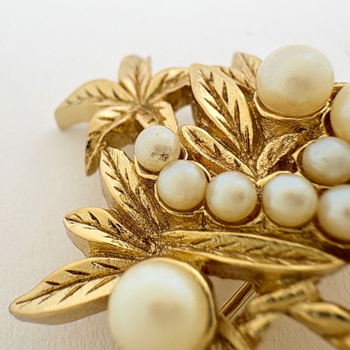 Dior Faux Pearl Brooch Ribbon Gold Plated — view 3