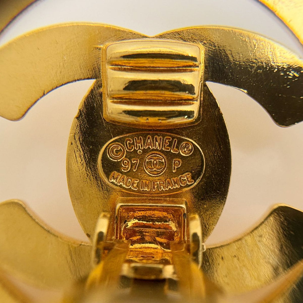 Chanel CC Logo Round Earrings Turnlock Gold Plated — view 5