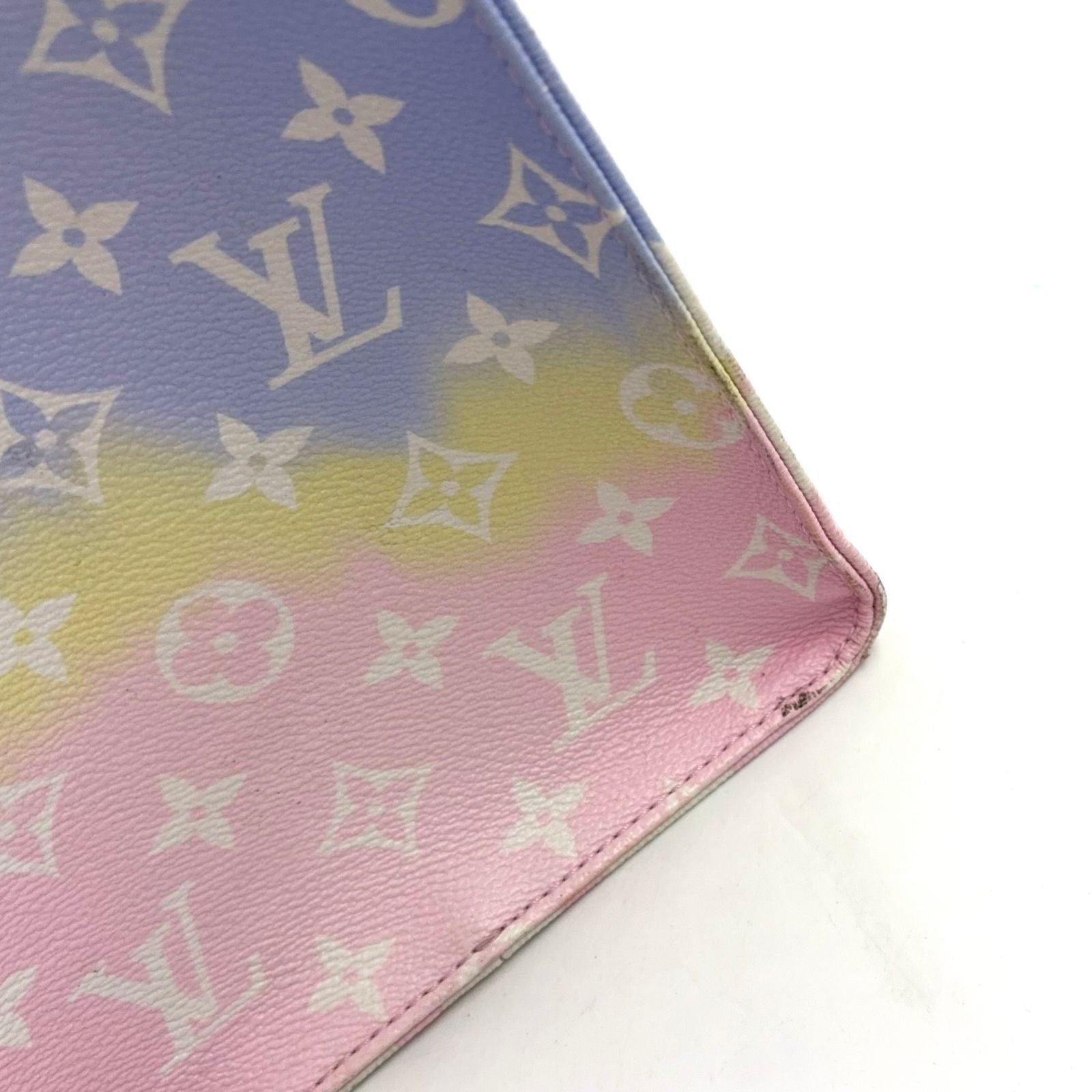 Louis Vuitton LV Escal On The Go GM Monogram Giant Leather Multicolor Light — view 7