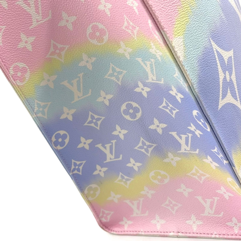 Louis Vuitton LV Escal On The Go GM Monogram Giant Leather Multicolor Light — view 8