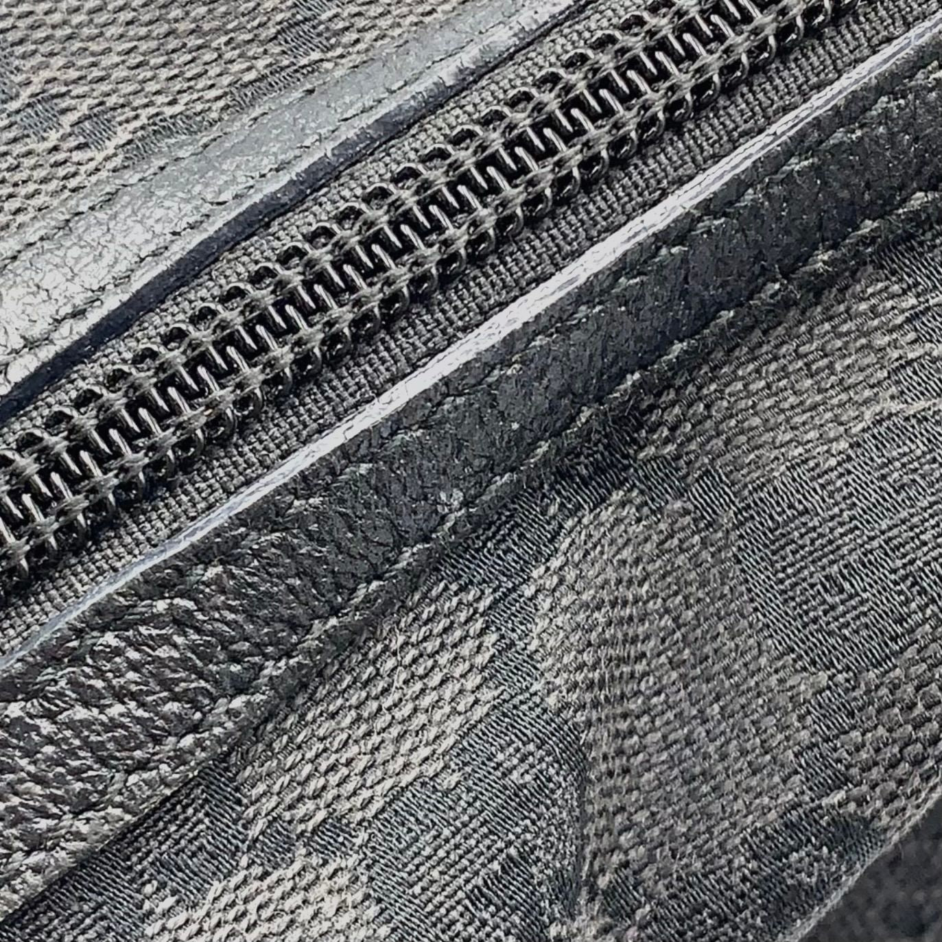 Gucci GG Pattern Leather Canvas Black Pouch Silver — view 9