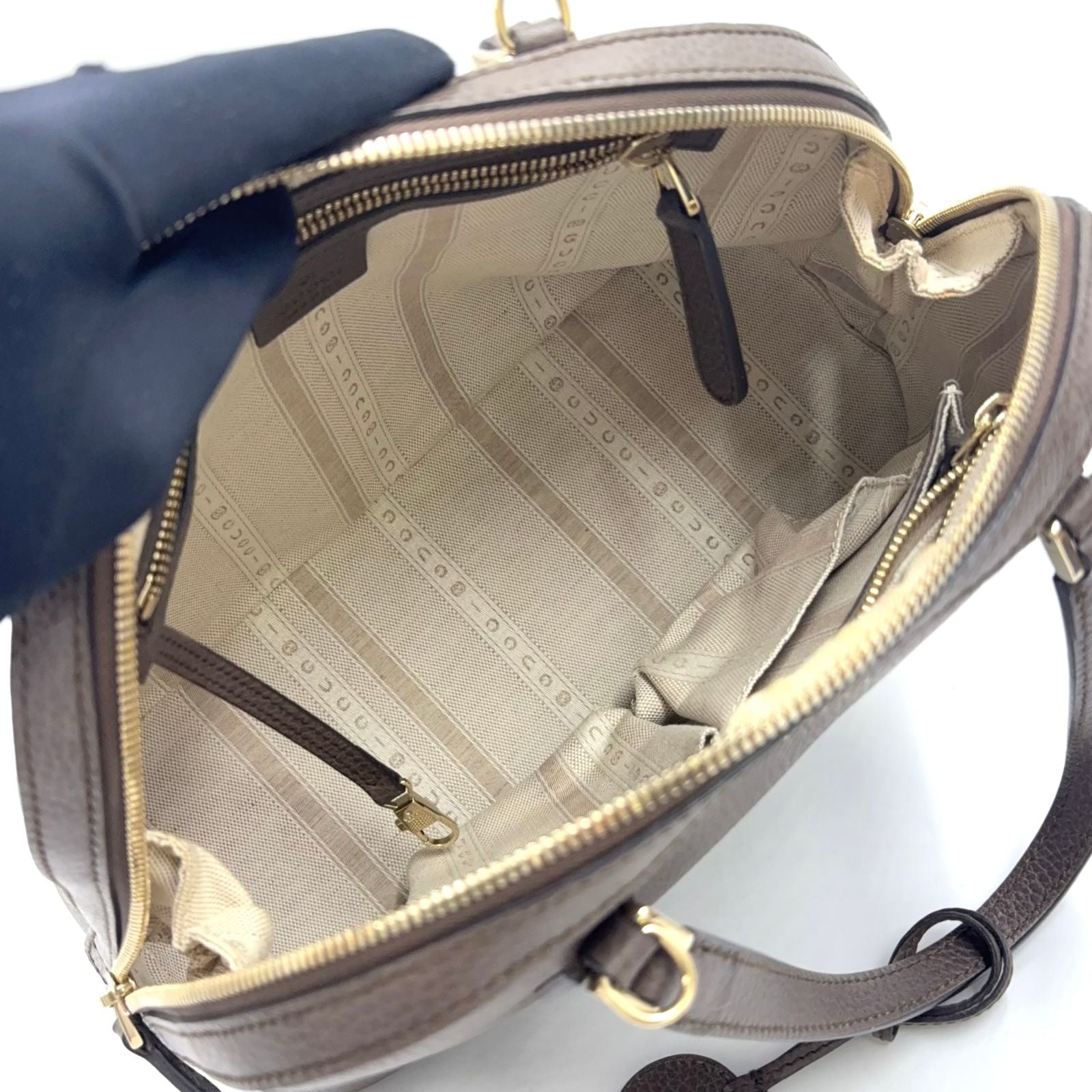 Gucci Dara Interlocking 2-Way Shoulder Leather Gray Handbag Silver — view 3