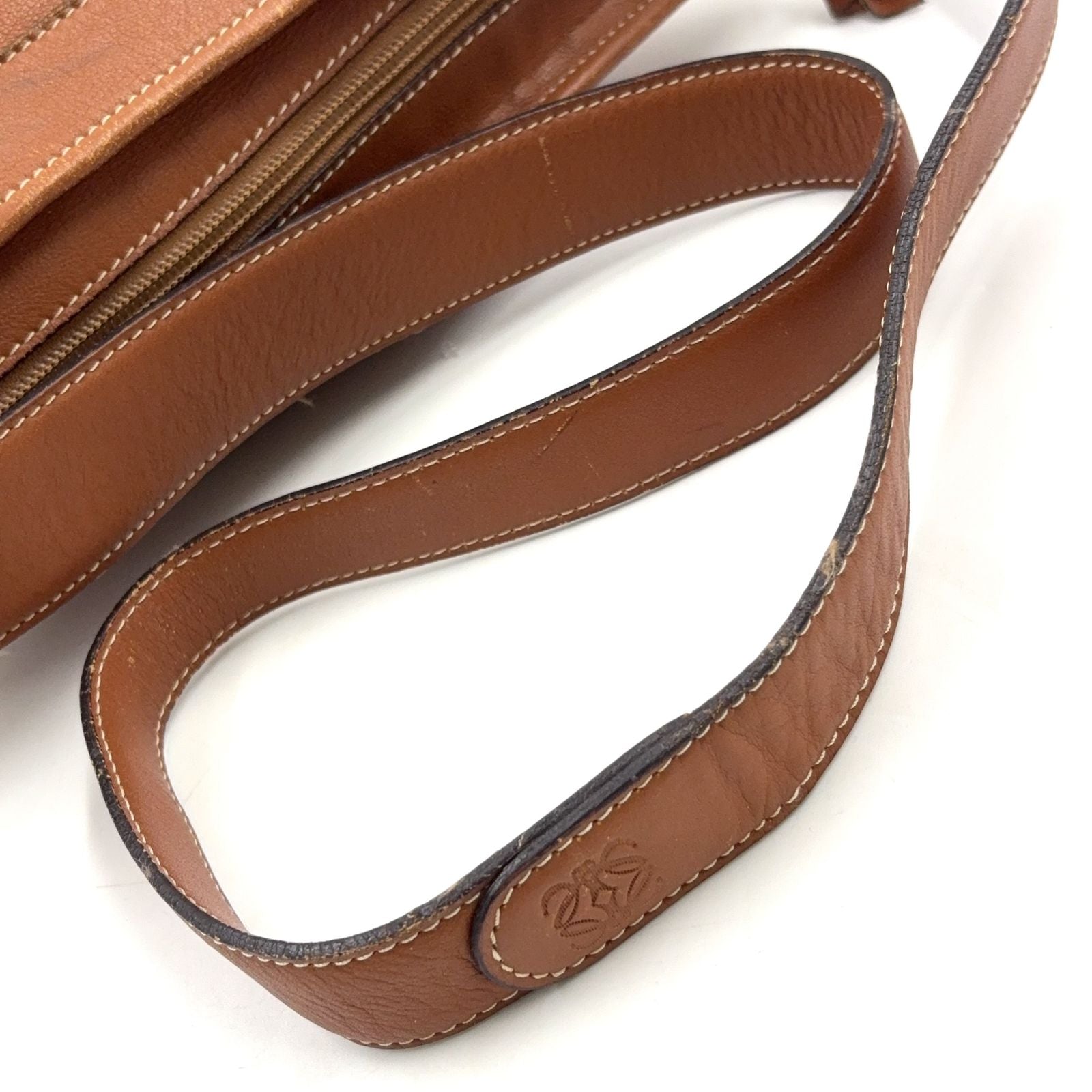 Loewe Anton Calf Light Brown Shoulder Bag Gold — view 5