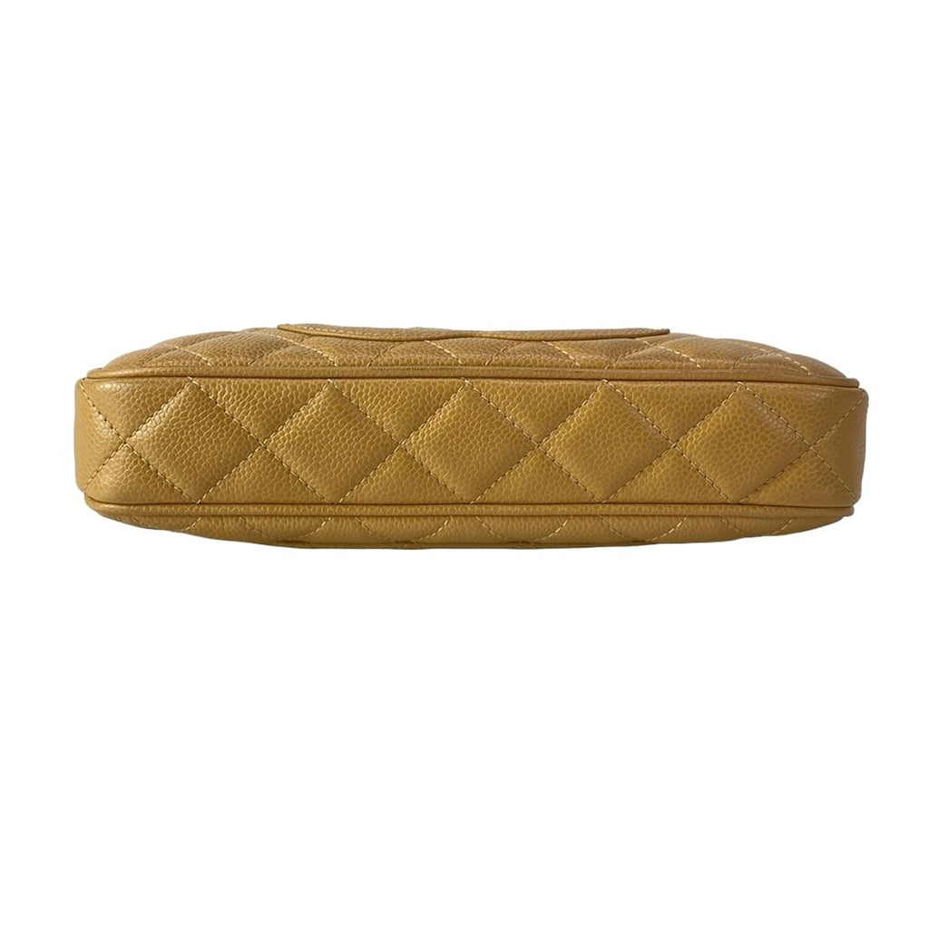 Chanel Shoulder Bag Quilted Beige Chain Gold — view 5