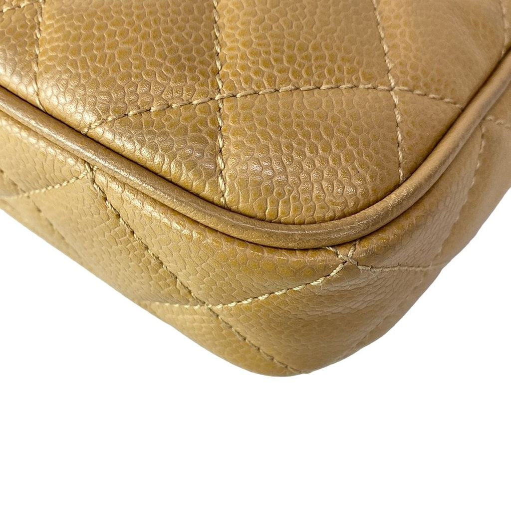 Chanel Shoulder Bag Quilted Beige Chain Gold — view 7
