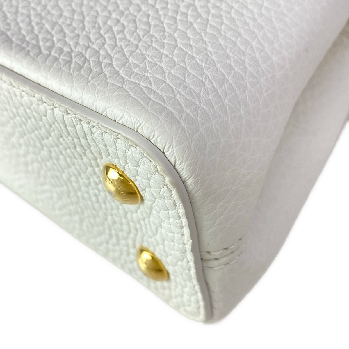 Louis Vuitton Handbag Capucines Mini Snow Leather Cowhide — view 9