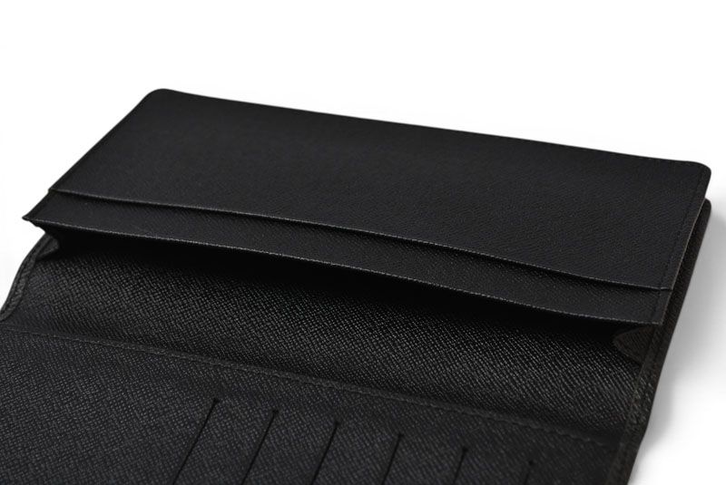 Louis Vuitton / Wallet — view 9