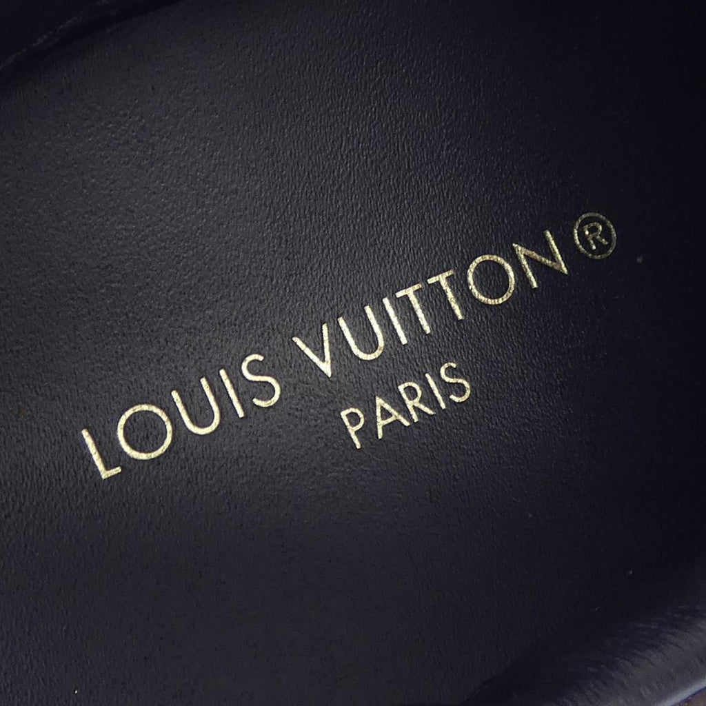 Louis Vuitton Run Away Line Sneakers — view 6