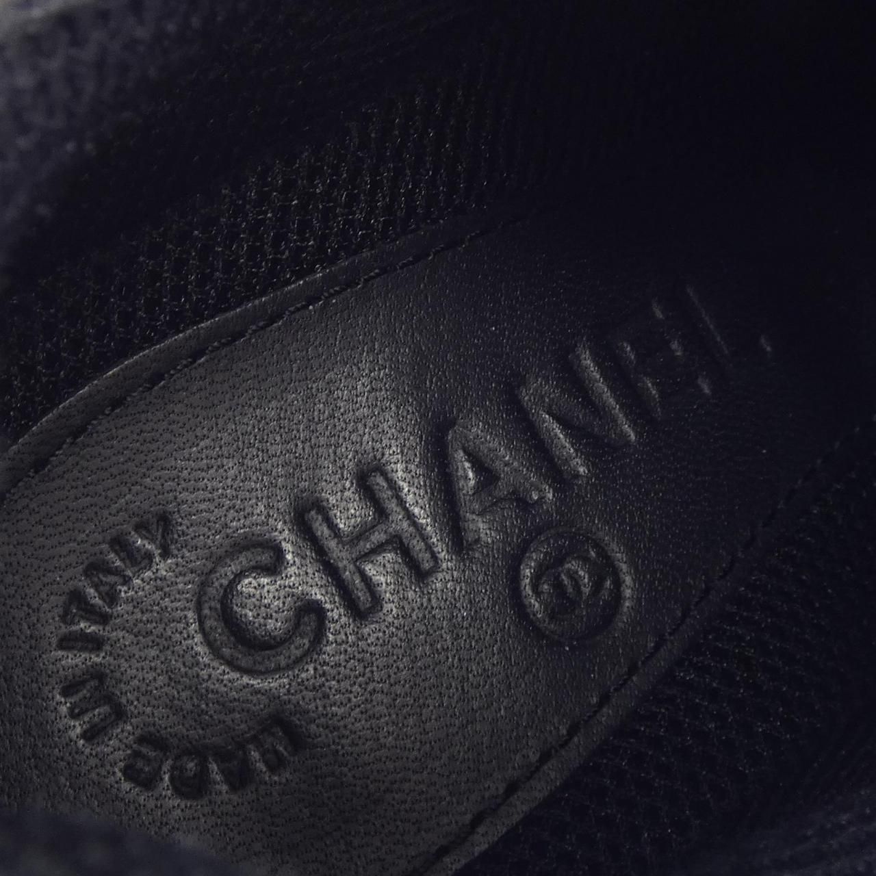 Chanel Sneakers Gold — view 6