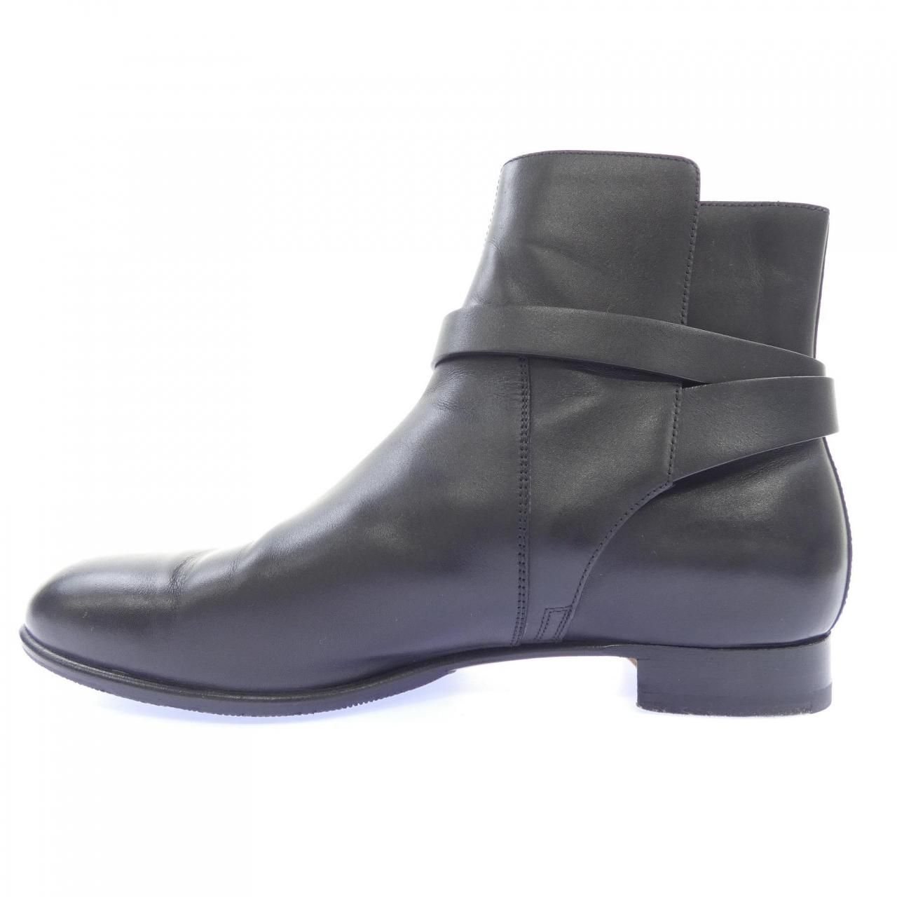 Hermes Neo Kelly Buckle Boots — view 2