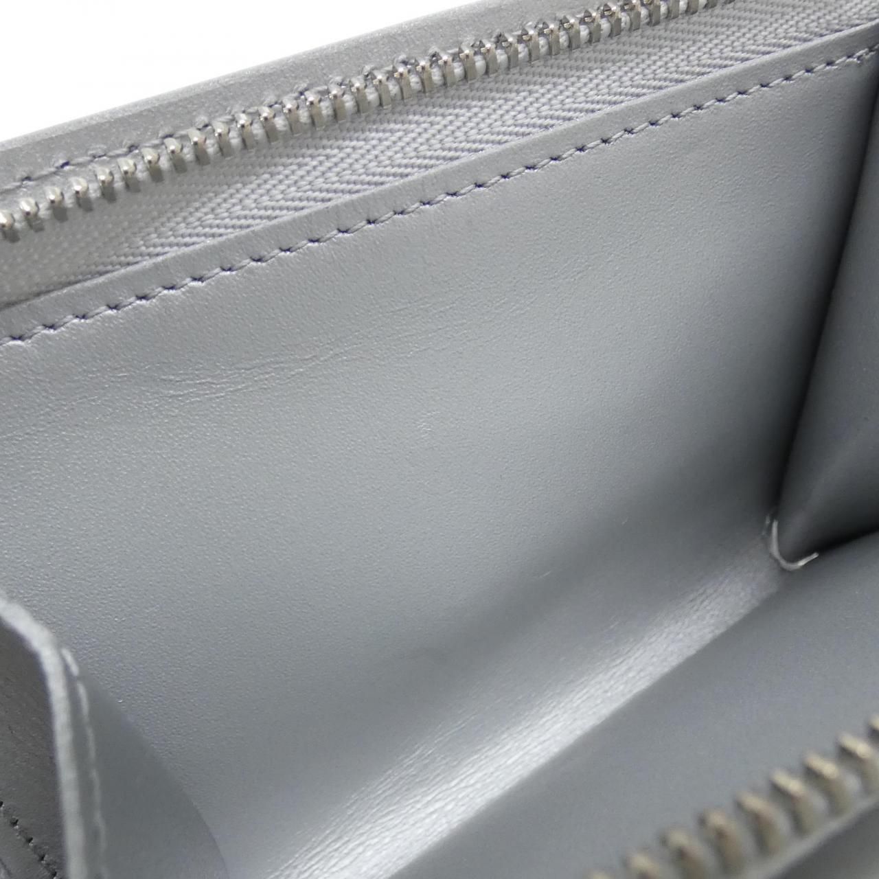 Louis Vuitton Mahina Portefeuille Iris Compact Wallet — view 4