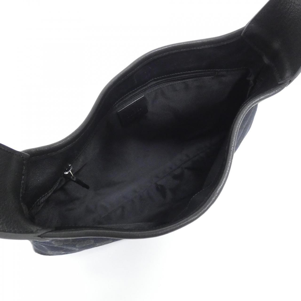 Gucci Vintage 001 Shoulder — view 9
