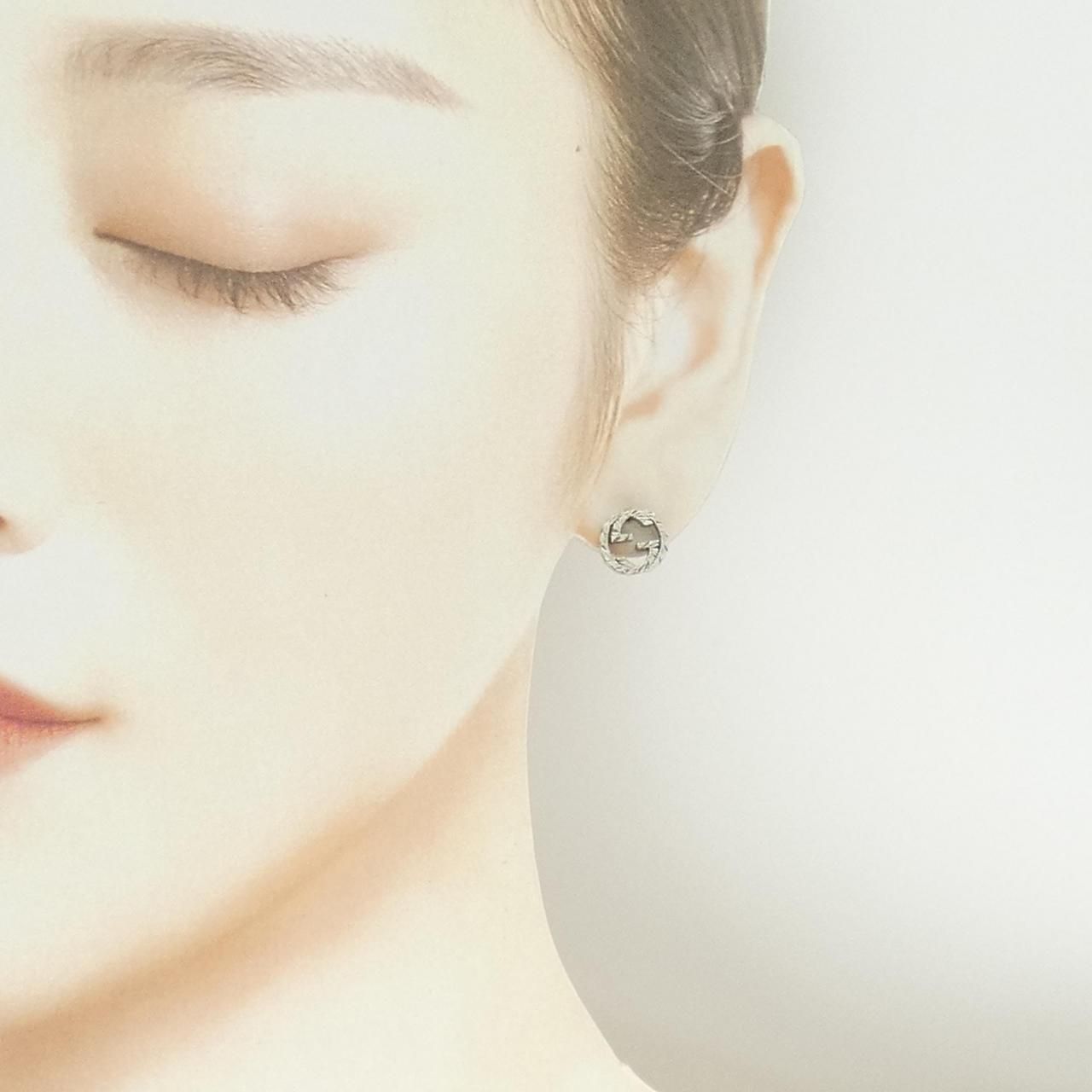 Gucci Interlocking Earrings Silver — view 4