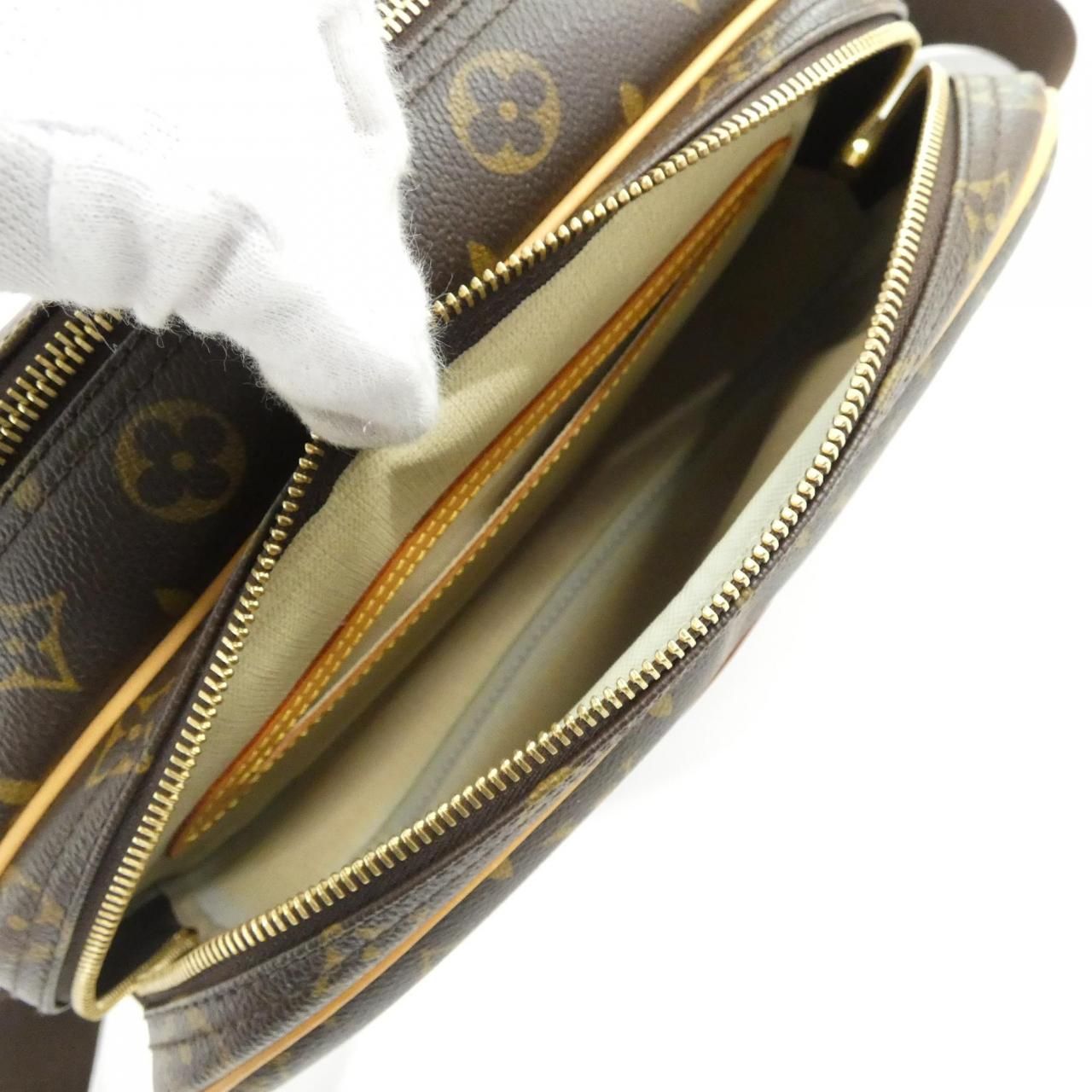Louis Vuitton Monogram Reporter 28 cm Shoulder — view 8