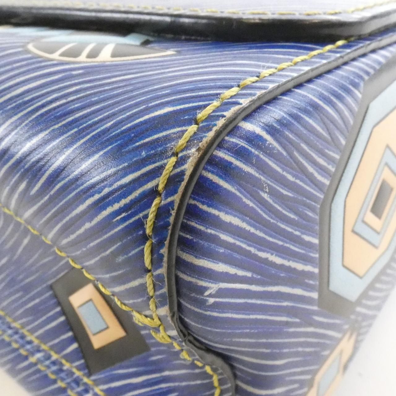 Louis Vuitton Epi Twist Shoulder — view 3