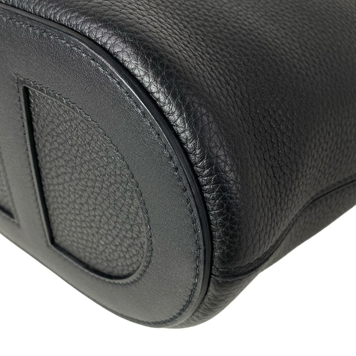 Hermes Handbag in the Loop 18 Black Gold — view 7