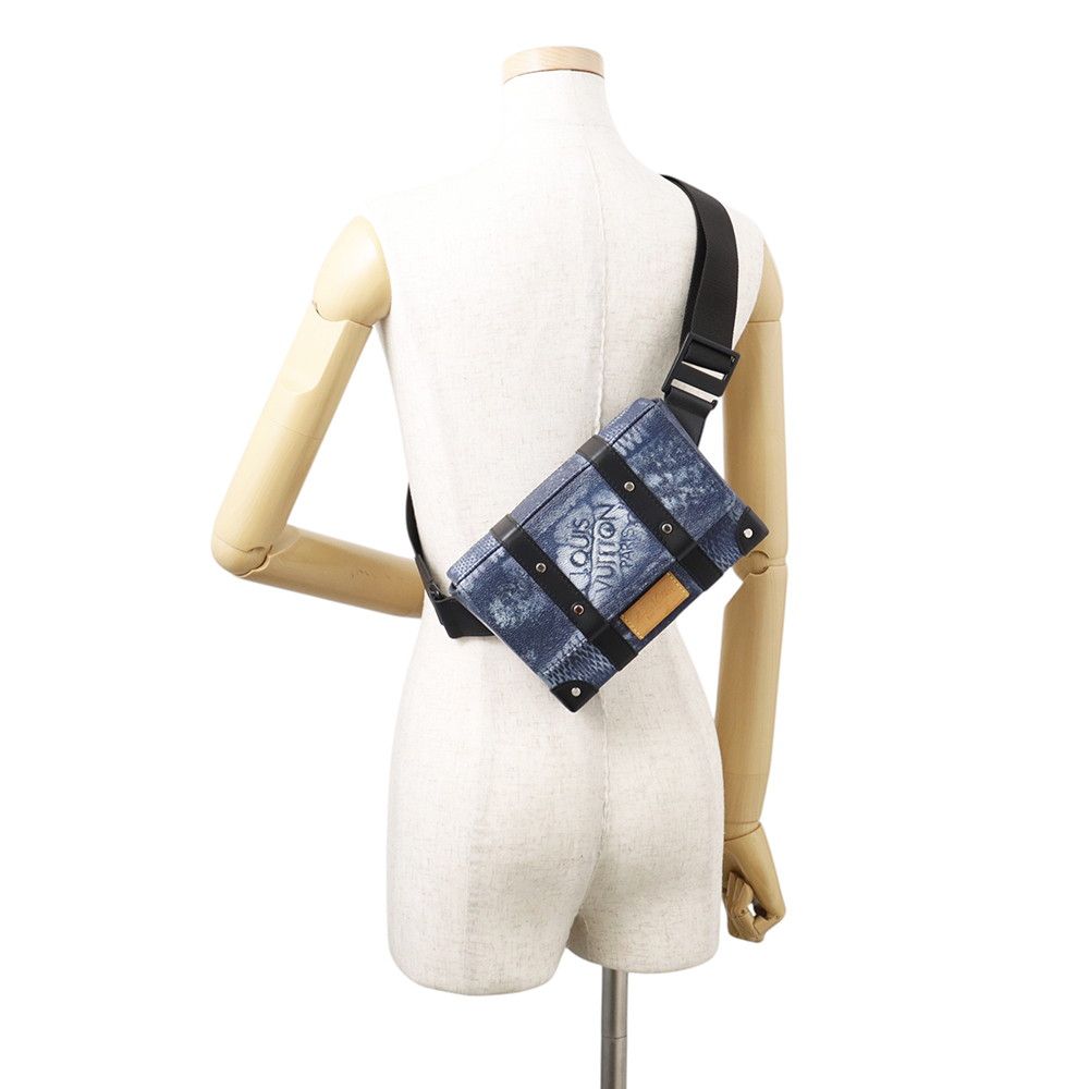 Louis Vuitton Belt Bag Damier Salt Leather Trunk 2-Way — view 5