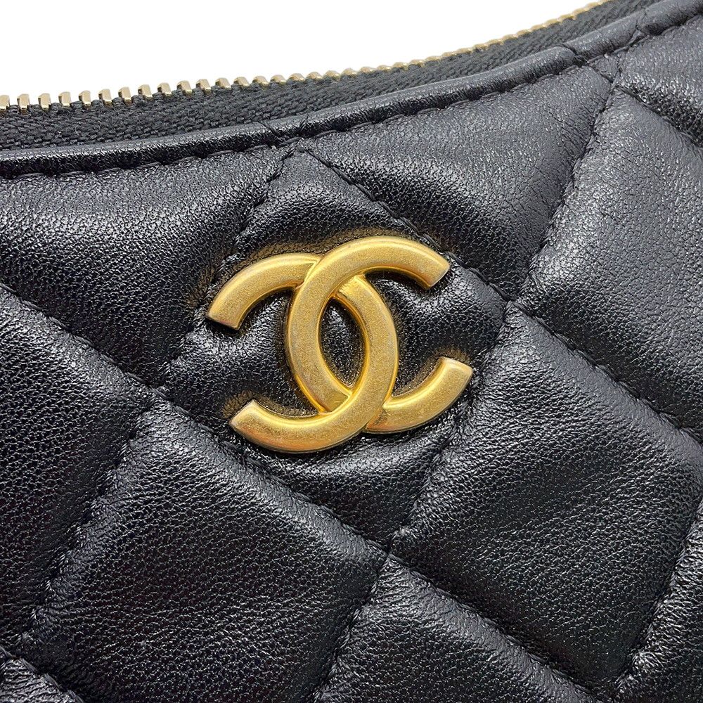 Chanel Chain Shoulder Bag Quilted CC Logo Lambskin Black — view 7