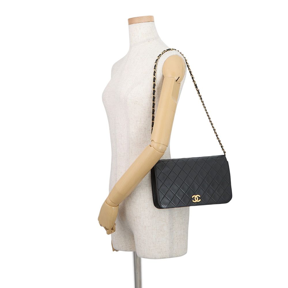 Chanel Chain Shoulder Bag Quilted CC Logo Lambskin Black — view 4