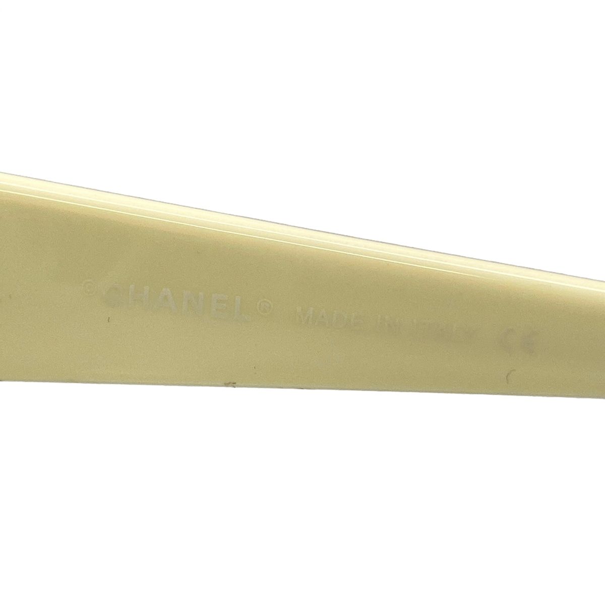 Chanel Sunglasses Dark Gray Ivory Black Vintage CC Logo Eyewear — view 4