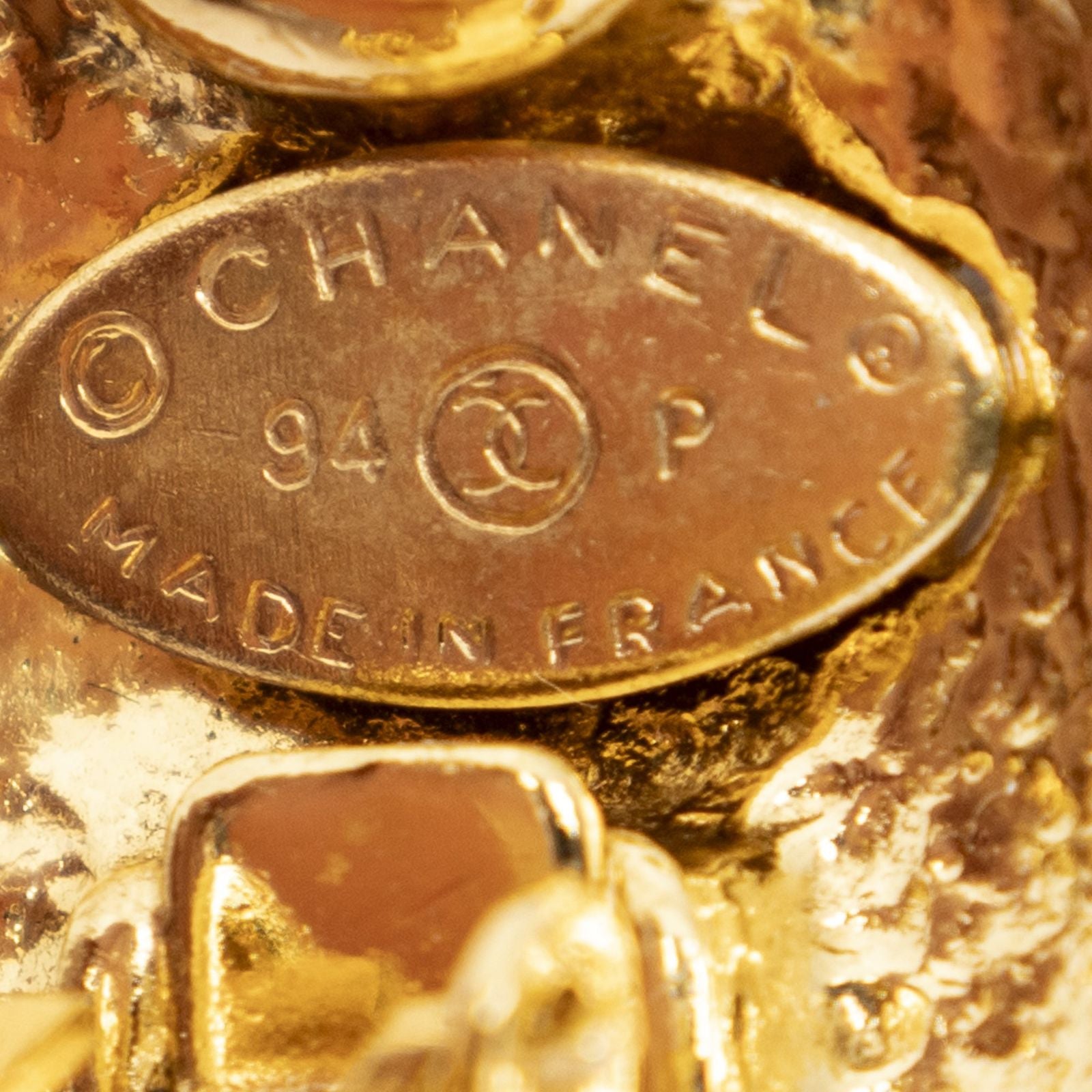 Chanel CC Shell Earring — view 3