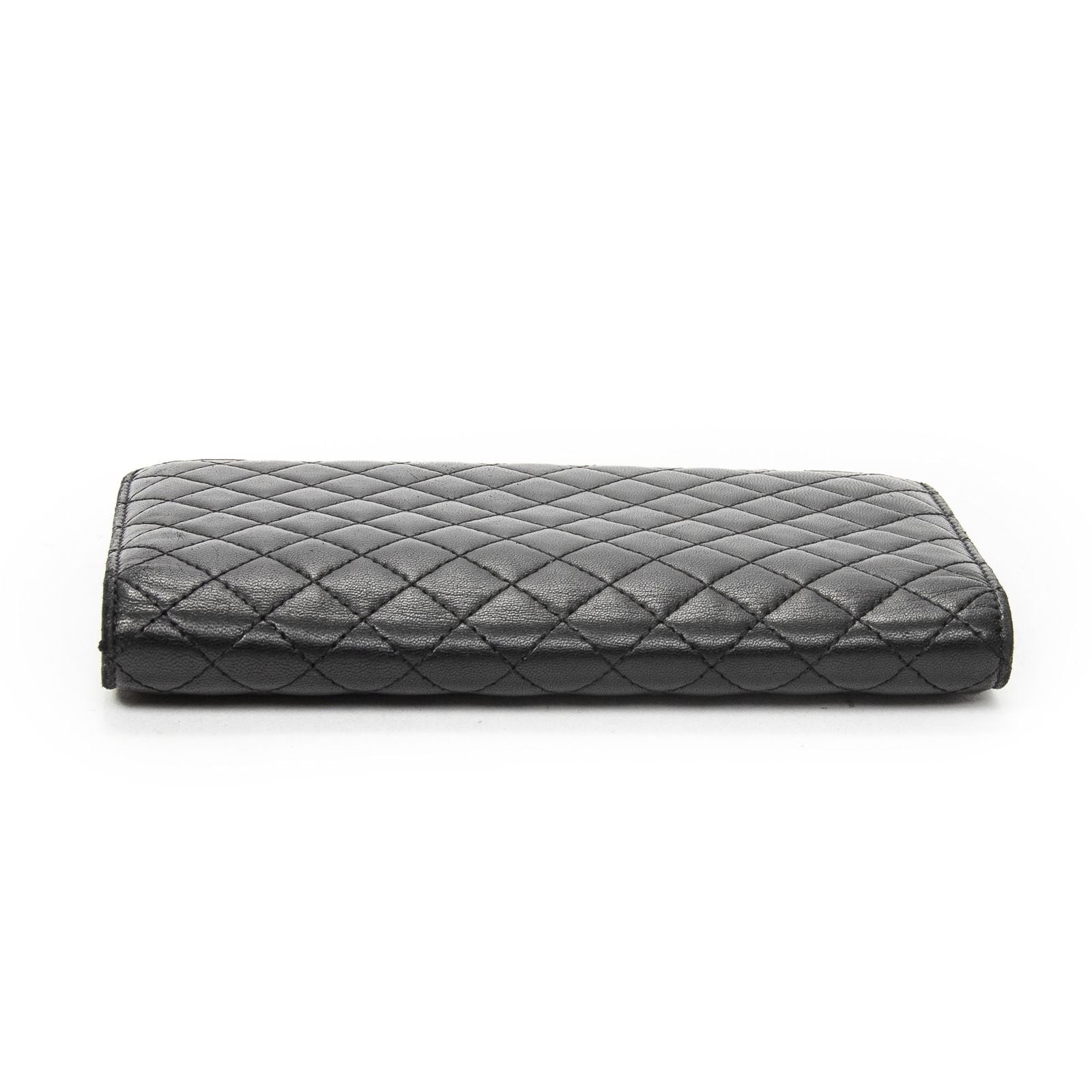 Chanel CC Vertical L Yen Wallet Black Light Pink Quilted Lambskin Leather — view 3