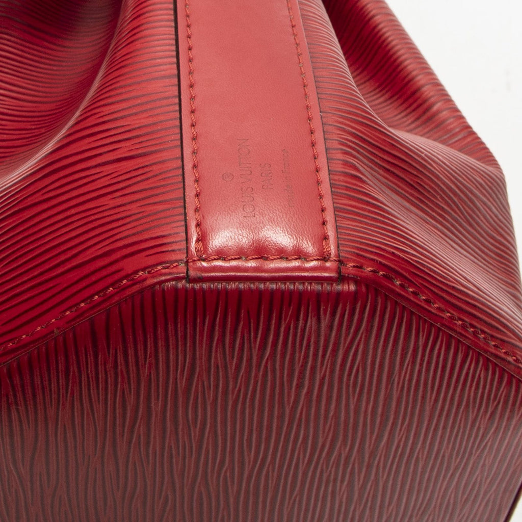 Louis Vuitton Sac Deportred Epi Messenger — view 8