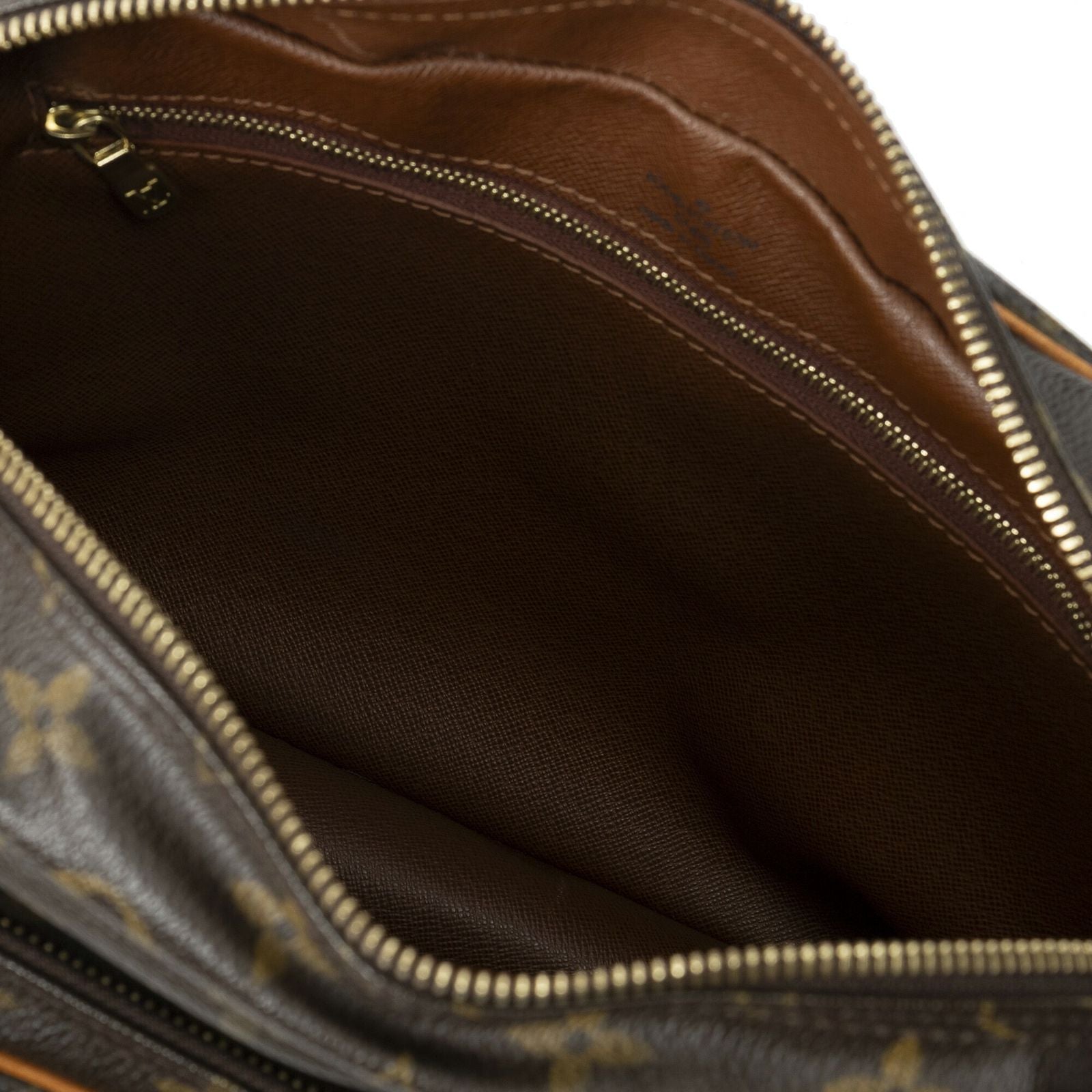 Louis Vuitton Neil Brown Monogram Canvas Messenger — view 9